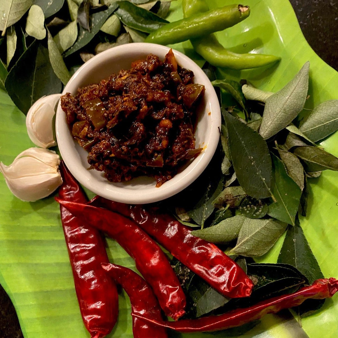 Curry leaves thokku - 200 gms - contains garlic